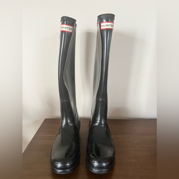 Hunter Shoes - Hunter Original Tall Glossy Rain Boots Black Womens Size 8 Rubber Wellie Boots